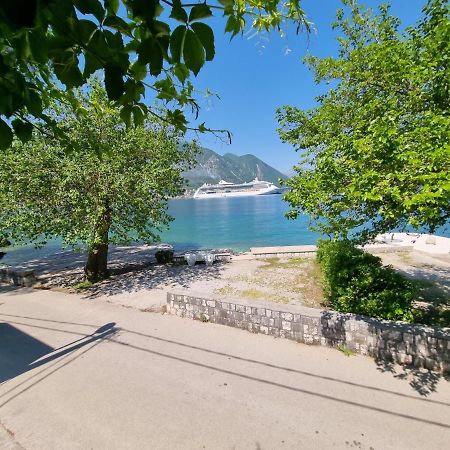Apartment Jovan2,On The Beach With Free Wi-Fi Kotor Zewnętrze zdjęcie